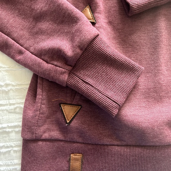 “SOLD” FREE SHORTS/ NAKETONA BRAVE NEW WORD  HOODIE - Picture 4 of 10